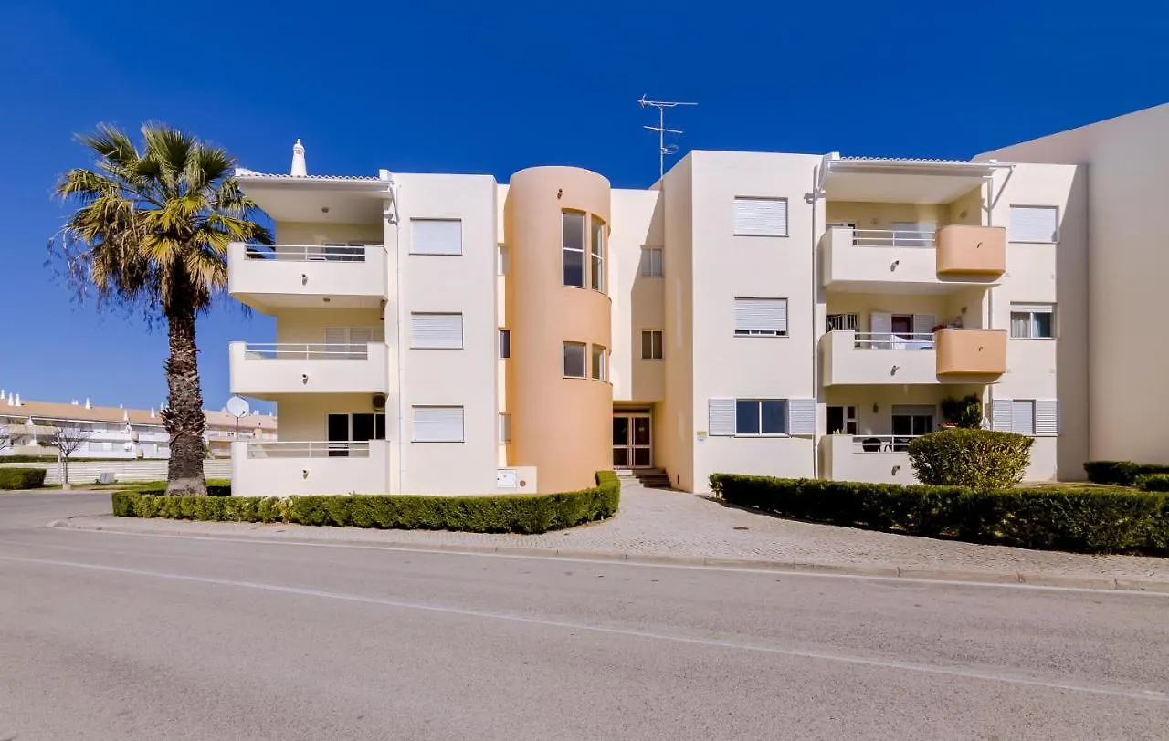 Ribas - Cozy 2 Bedroom Apartment - Vilamoura 0*,  Portugal