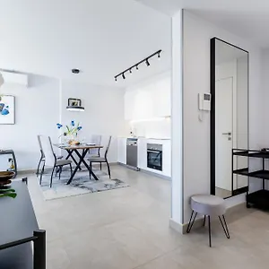 https://apartment-las-terrazas-favorite-place-costa-adeje.in-canary-islands.com